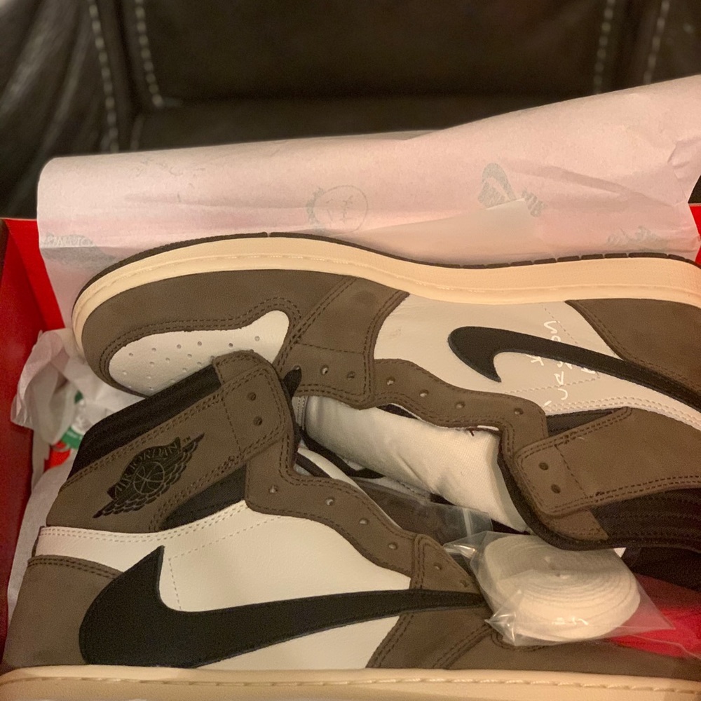 Jordan 1 Travis Scott’s size 11
